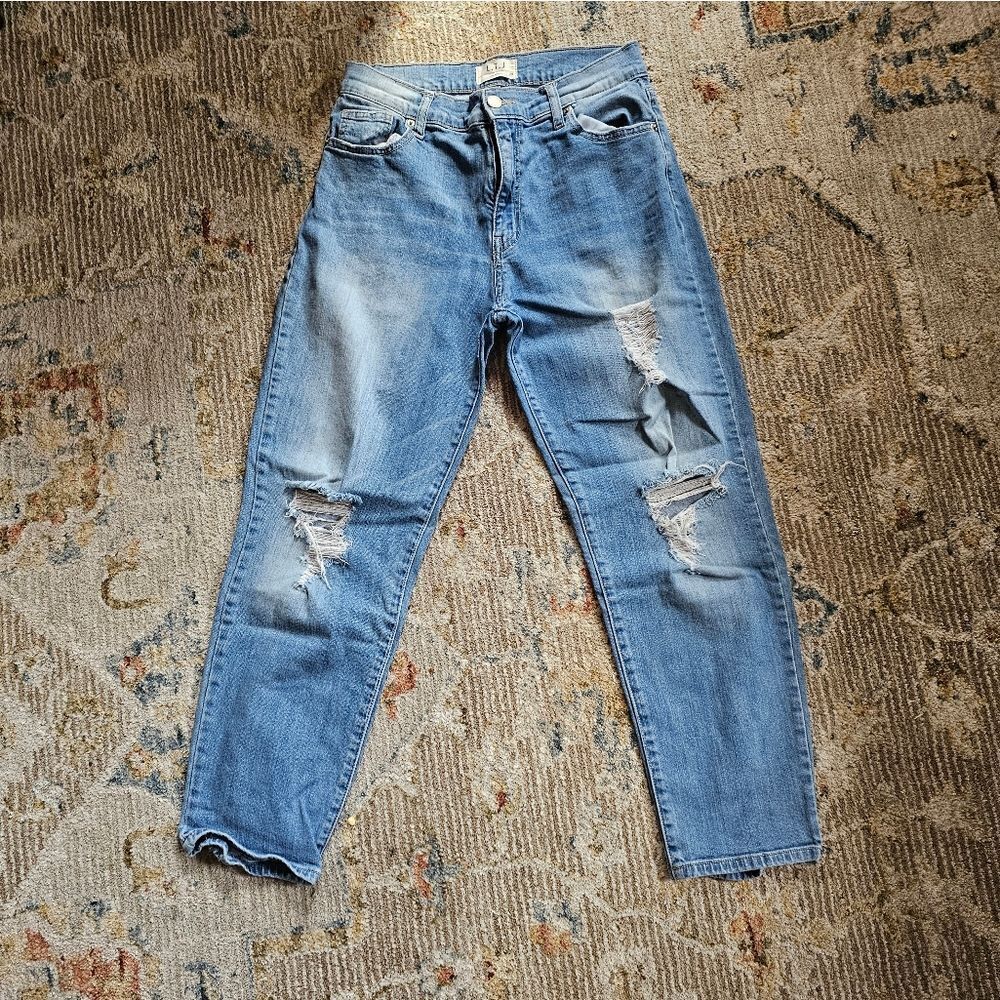 Letter To Juilet Distressed Ankle Jeans Size 29 With 26 In Inseam